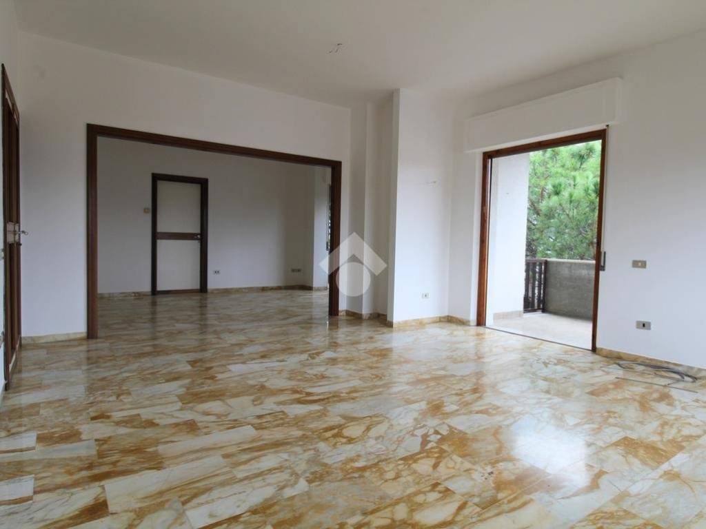 Appartamento a Teramo in VIA GRAMSCI, 6 - Foto 2