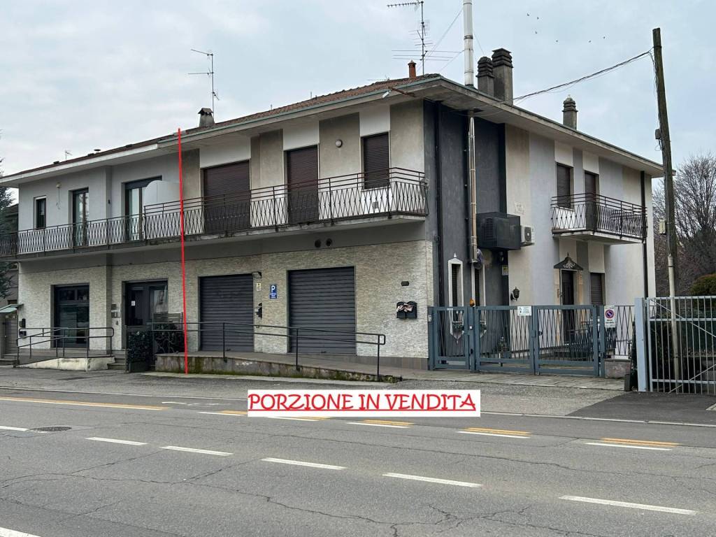 Casa indipendente a Gallarate in VIA MONTE LEONE, 29 - Foto 2
