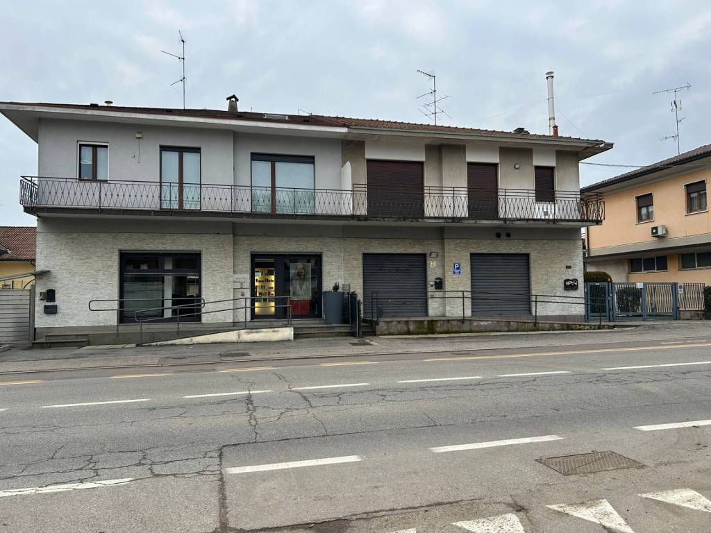 Casa indipendente a Gallarate in VIA MONTE LEONE, 29 - Foto 3