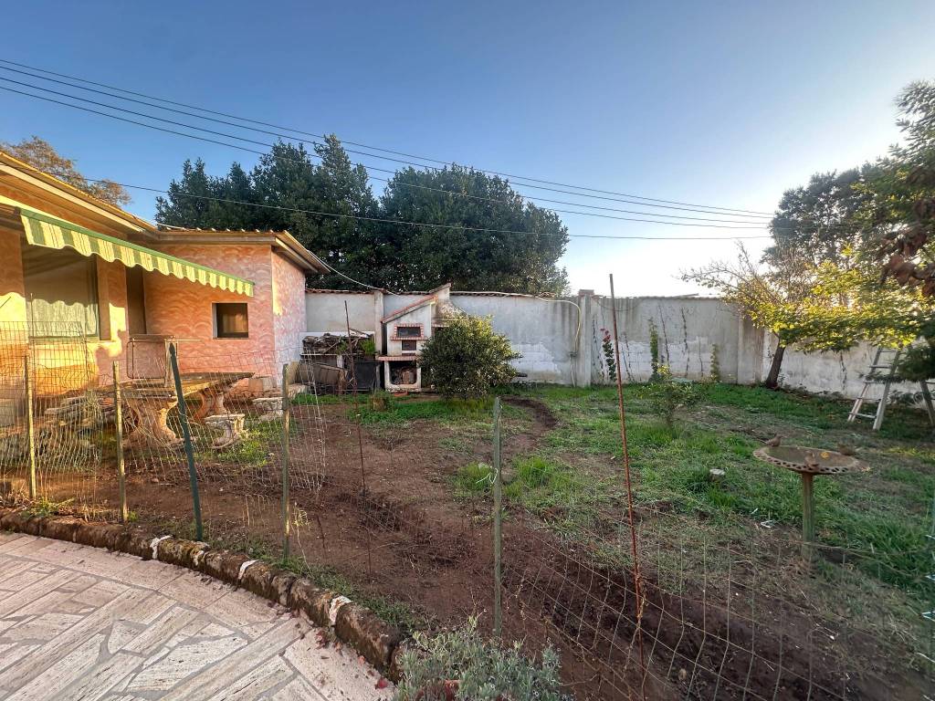 Villa a Ardea in Via della Caffarella - Foto 5