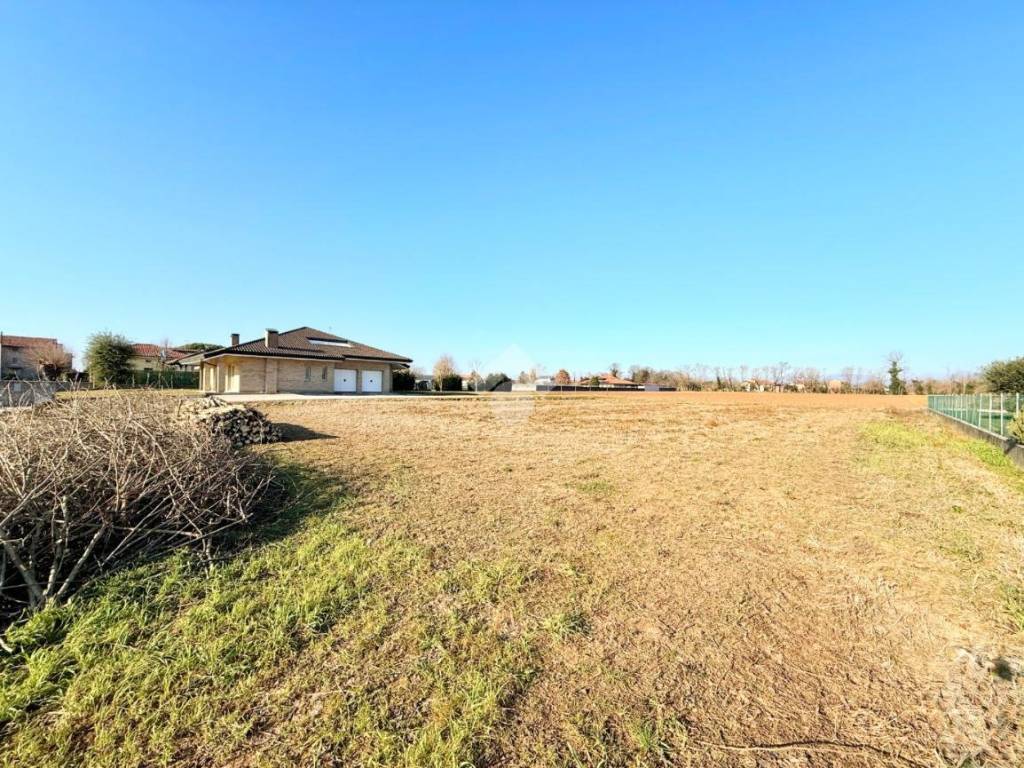 Terreno a Basiliano in Via E. Girardini - Foto 3