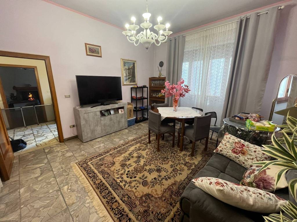 Villa a Campi bisenzio in Via Bruno Buozzi - Foto 2