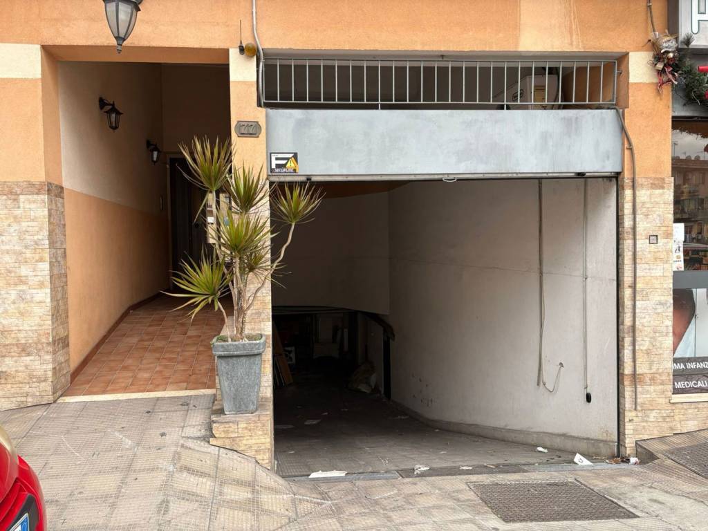Box / garage a Messina in Via Comunale Camaro, 81 - Foto 2