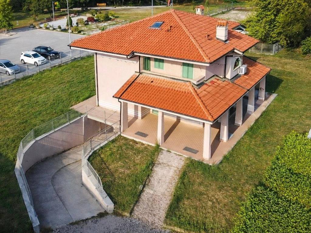 Villa a Cuneo in Via Bossea, 4 - Foto 2