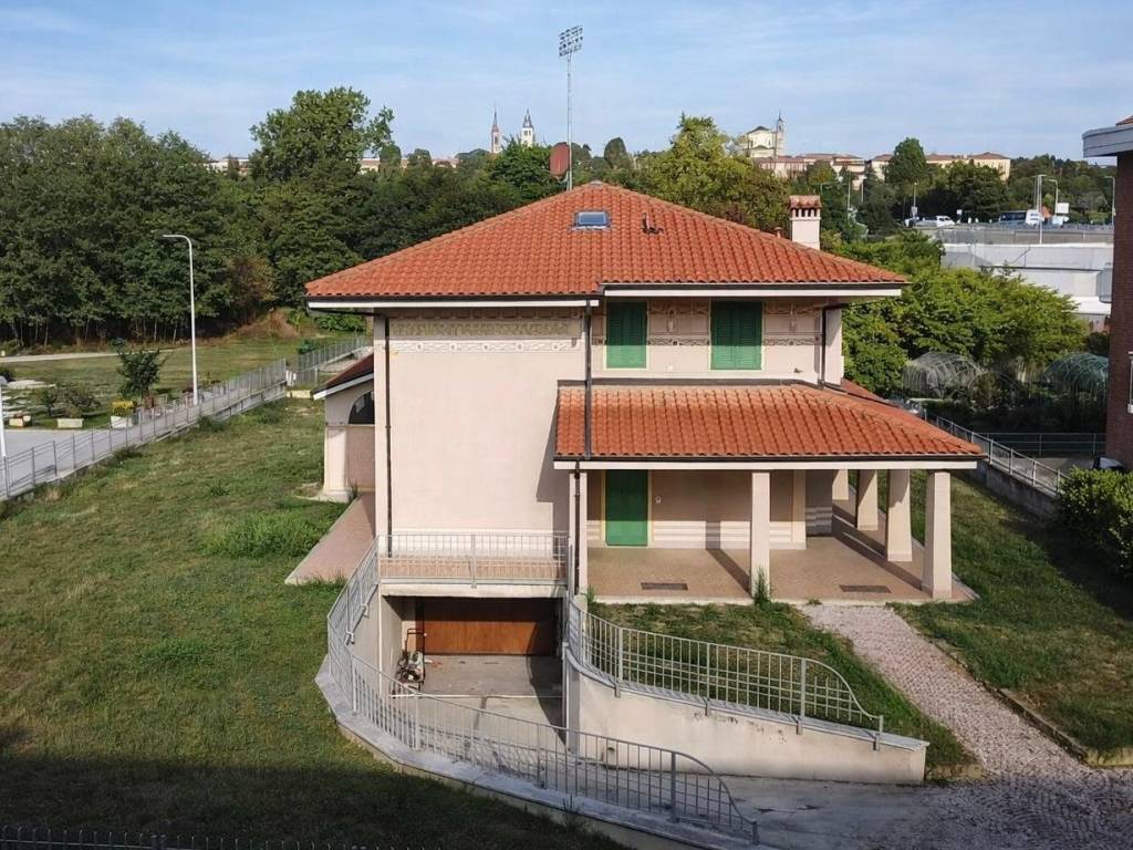 Villa a Cuneo in Via Bossea, 4 - Foto 3