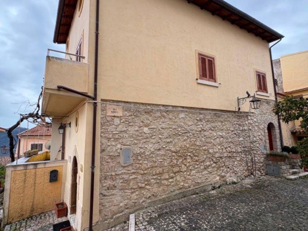 Appartamento a Campodimele in Piazza 4 Novembre - Foto 2