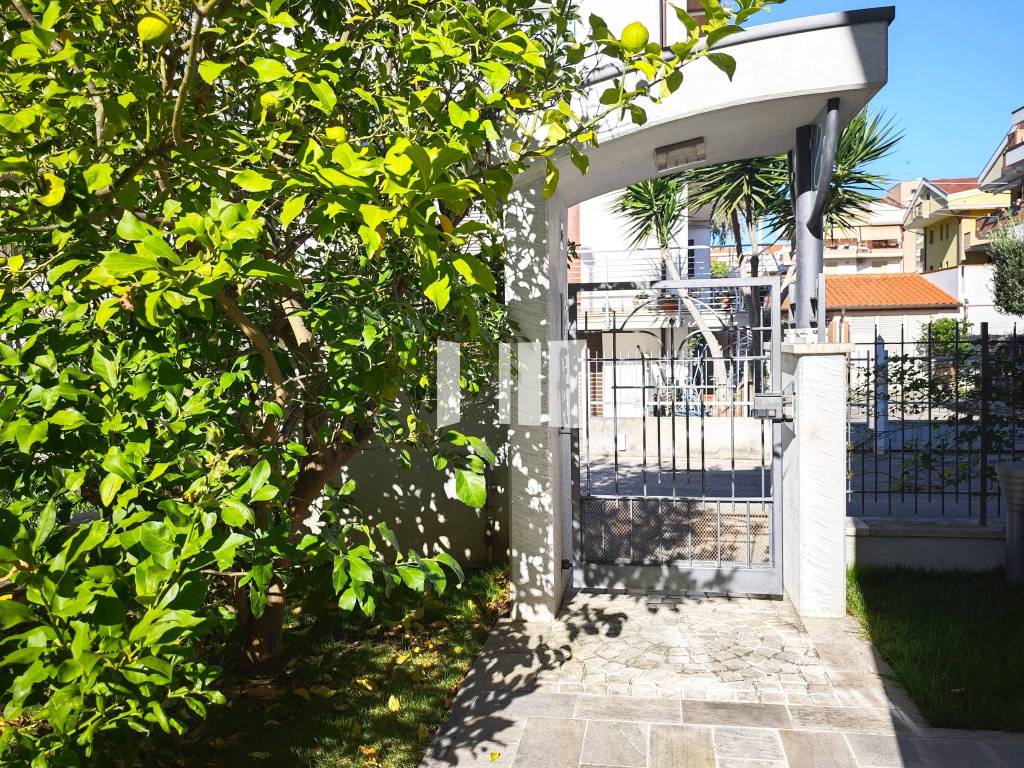 Villa a Giulianova in Via Michetti, 17 - Foto 4