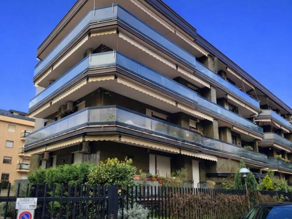 Appartamento a Arese in Via Campo Gallo, 78 - Foto 2