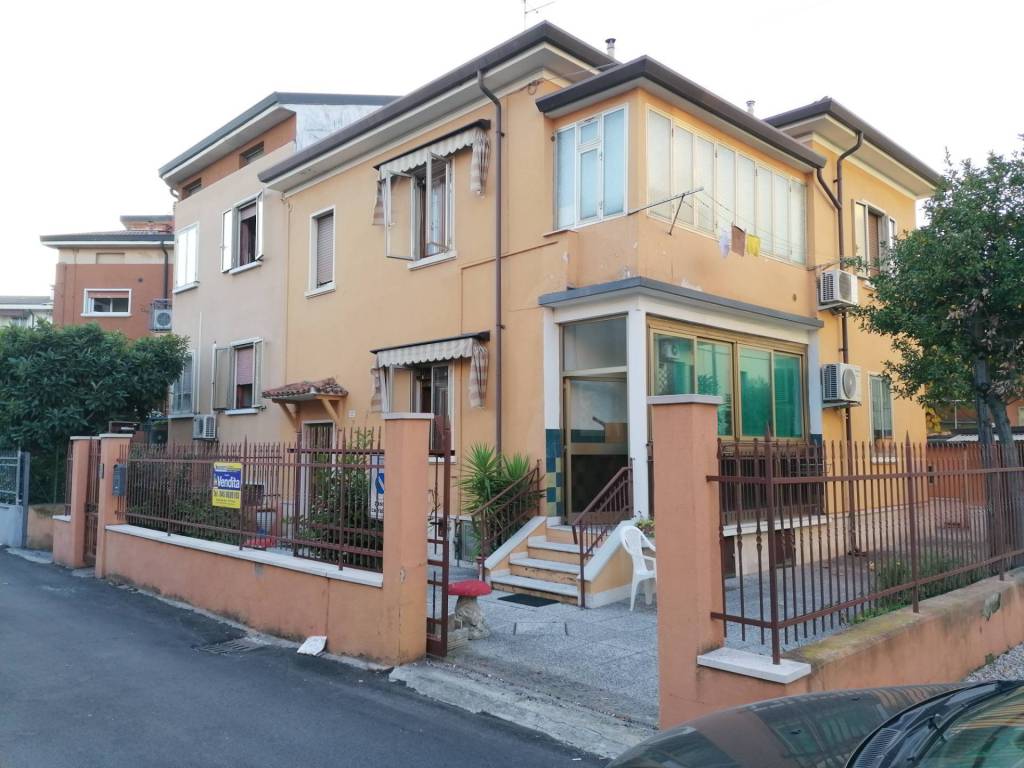 Villa a Verona in Via Ca' Dei Recchi, 23 - Foto 2