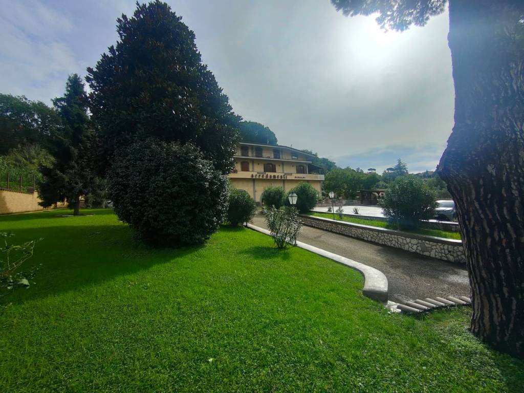 Palazzo / stabile a Marino - Foto 3