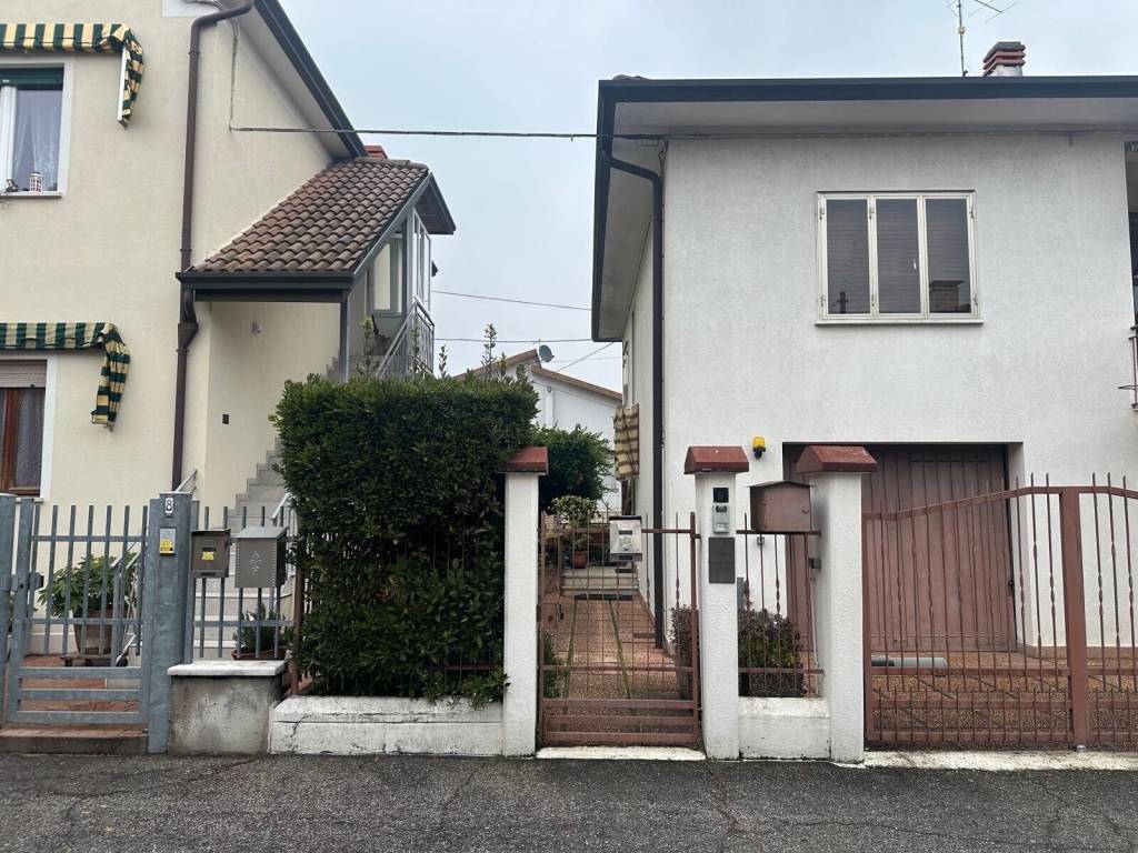Villa a San giovanni lupatoto in Via Carlo Cattaneo, 6 - Foto 3