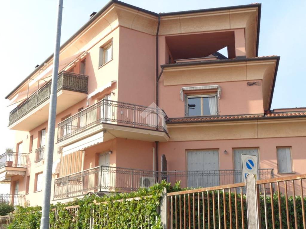 Appartamento a Lonate pozzolo in Via fiume, 1 - Foto 4