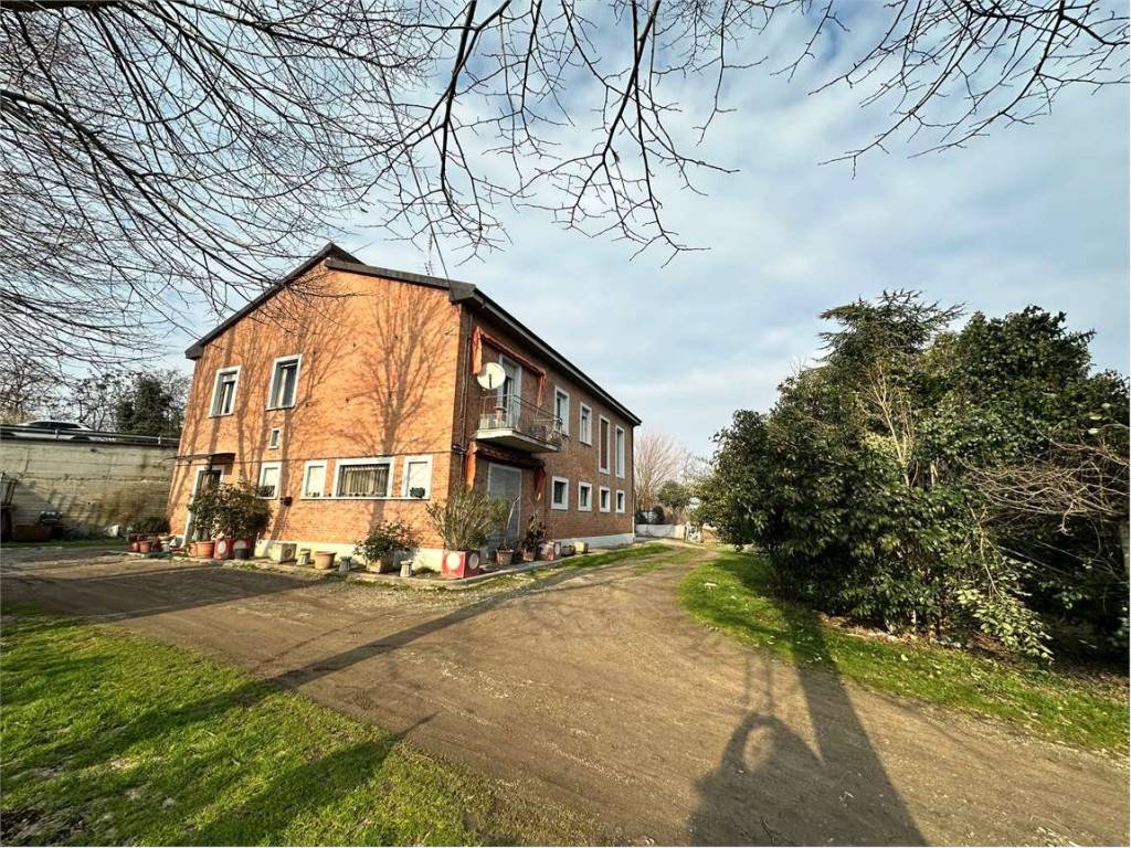 Villa a Imola in Casa indipendente con giardino di 1500 mq - Foto 4