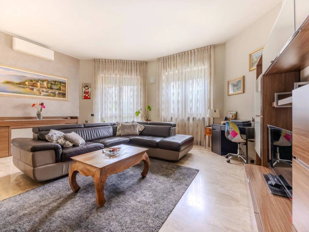 Appartamento a Arese in Via Eliseo Vismara, 28 - Foto 2