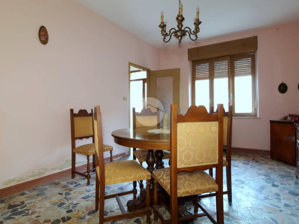 Casa indipendente a Monticello d'alba in Via Camillo Muratore, 24 - Foto 4
