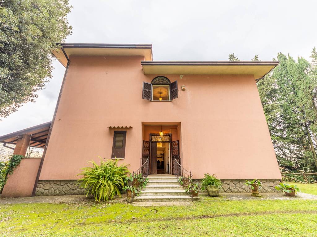 Villa a Lariano in Via Giuseppe Garibaldi, 365 - Foto 2