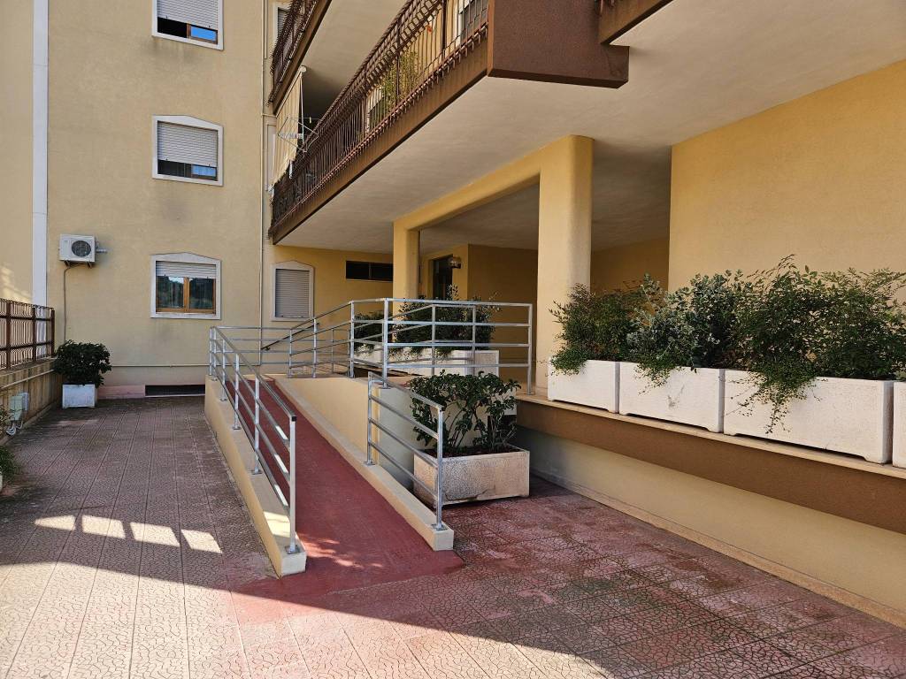 Appartamento a Trani in Via Francesco Cilea - Foto 2