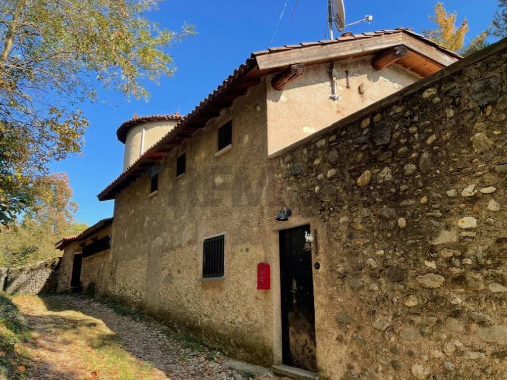 Villa a Somma lombardo in via Valmirolo - Foto 2