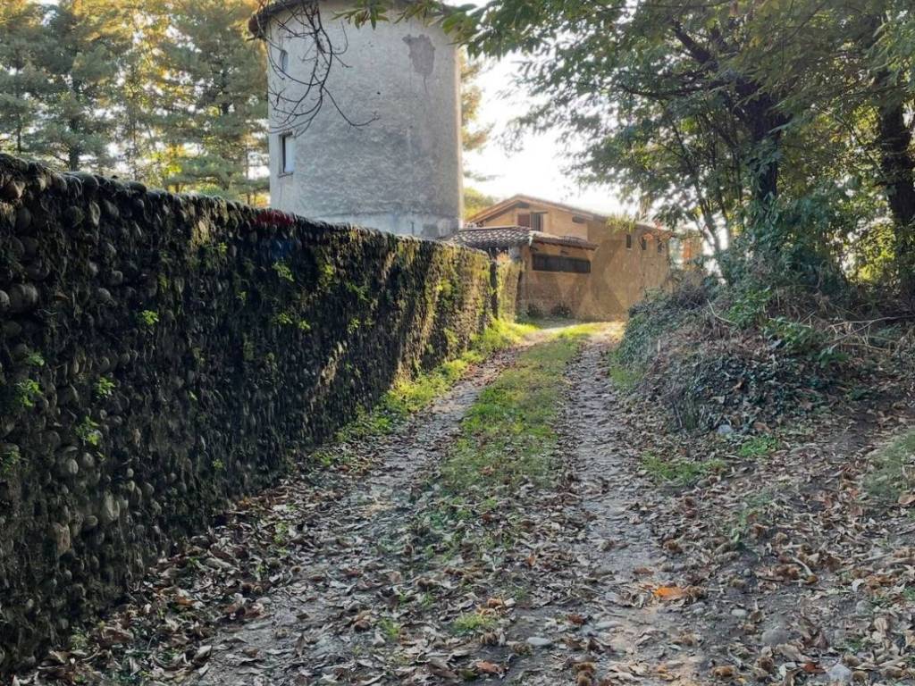Villa a Somma lombardo in via Valmirolo - Foto 4