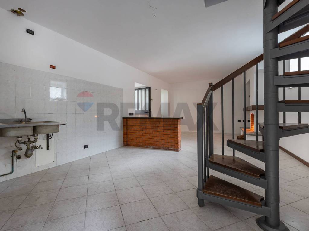 Appartamento a Cittiglio in VIA SAURO - Foto 3