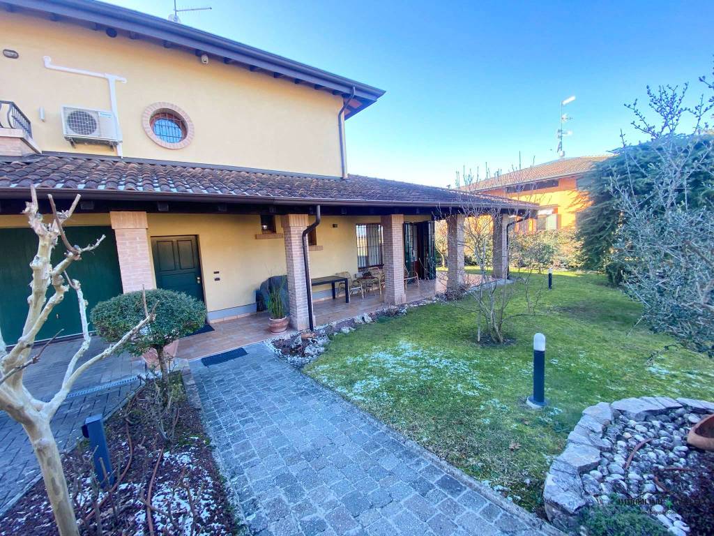 Casa indipendente a Vezzano sul crostolo - Foto 5