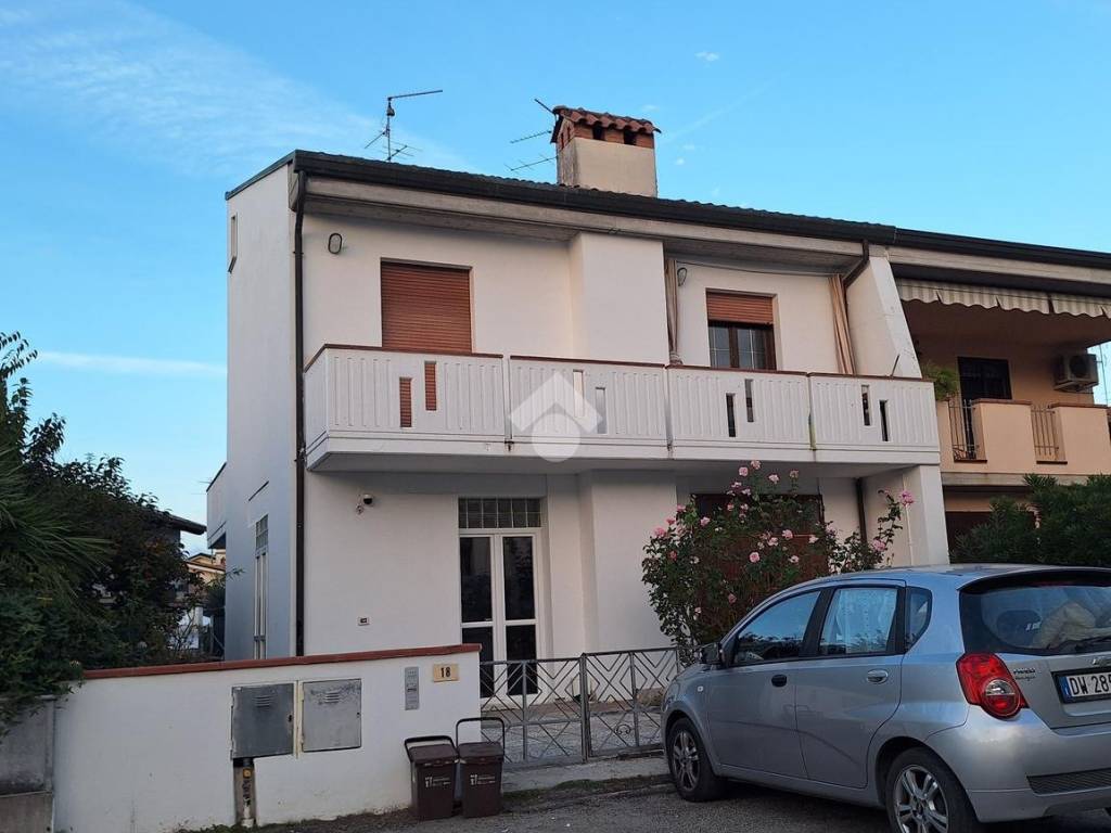 Villa a Bagnacavallo in Via Cairoli, 18 - Foto 3