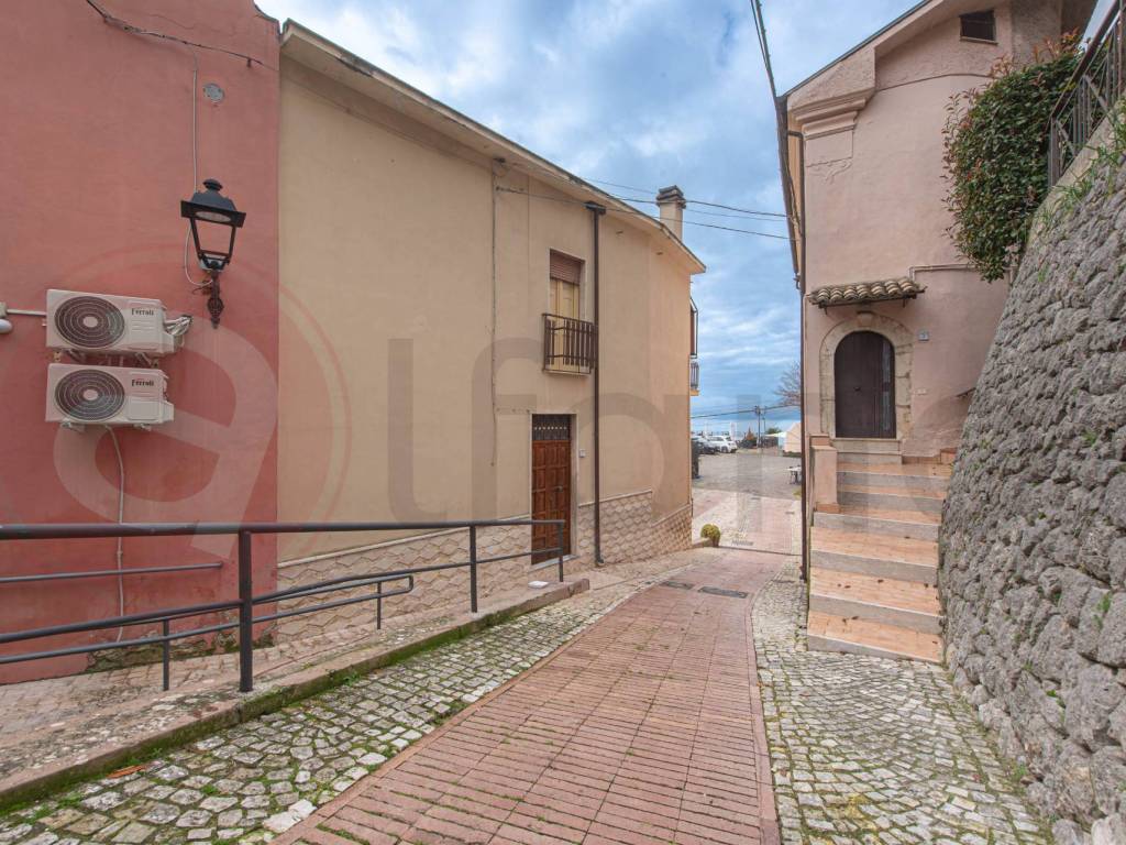 Casa indipendente a Rocca d'arce in Via Conte Diopoldo, 2 - Foto 3