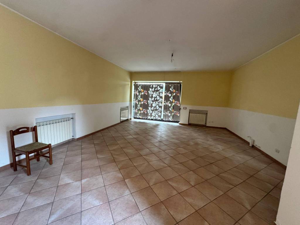 Appartamento a Samarate in Via 22 Marzo, 16 - Foto 3