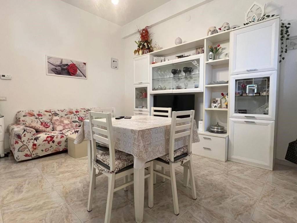 Appartamento a Ceglie messapica in Via Rocco Spina - Foto 4