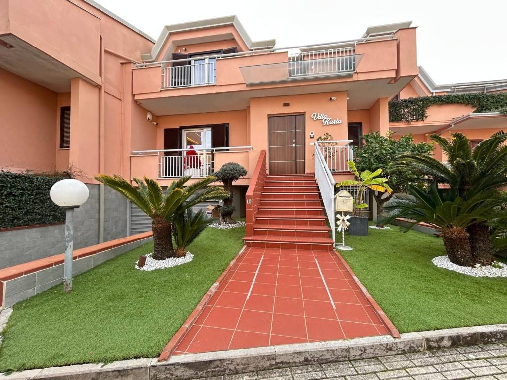 Villa a Caserta in Via Michele Camusso - Foto 2