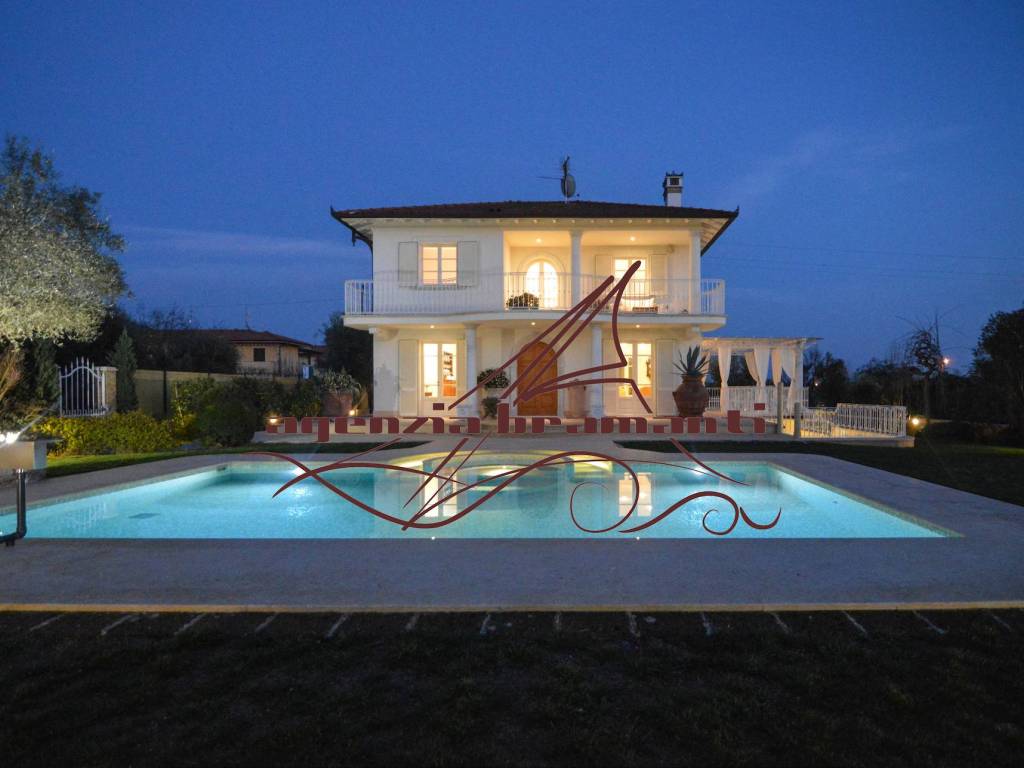 Villa a Pietrasanta in Via degli Olmi - Foto 3