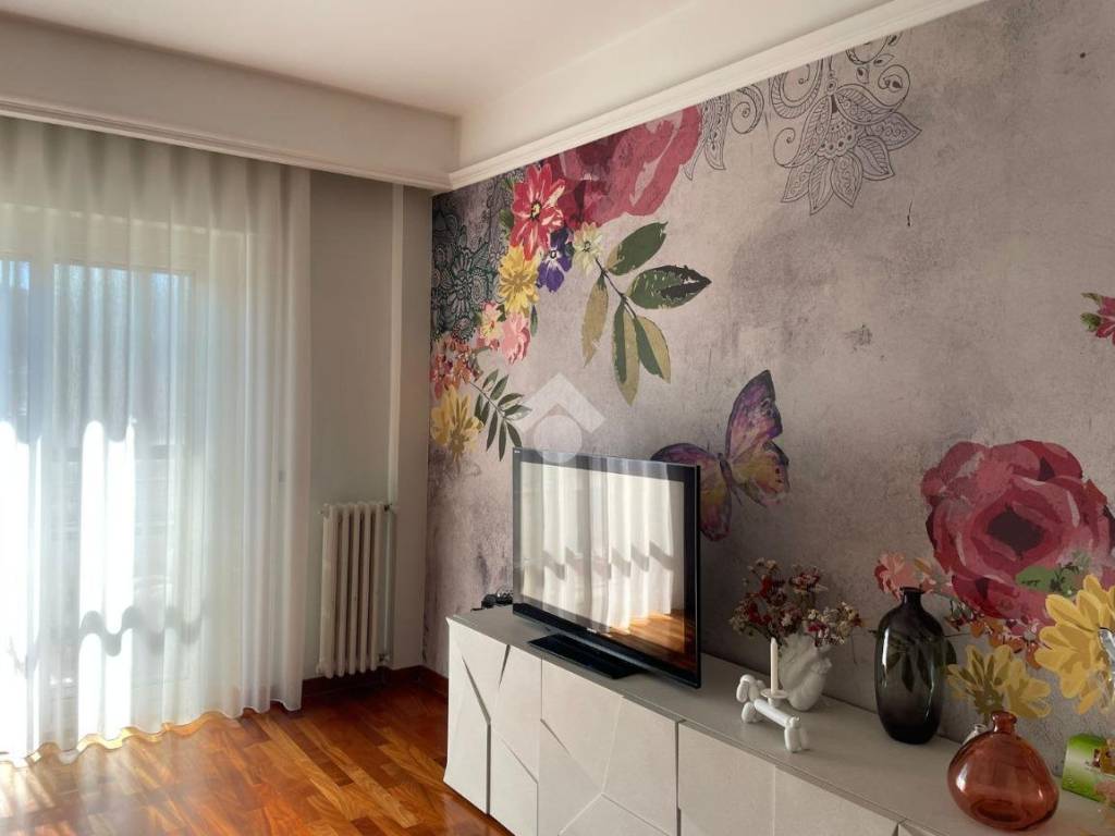 Appartamento a Catanzaro in Viale Magna Grecia, 18 - Foto 3