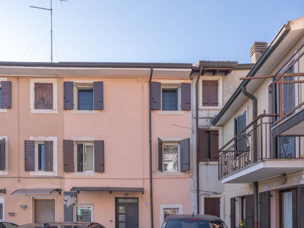 Casa indipendente a Verona in Via Enrico Caterino Davila - Foto 2