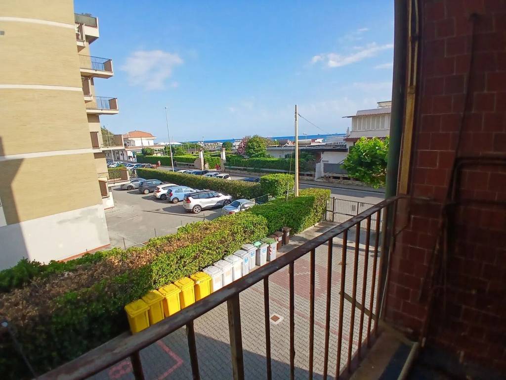 Appartamento a Sarzana in Viale John Fitzgerald Kennedy No Number - Foto 2