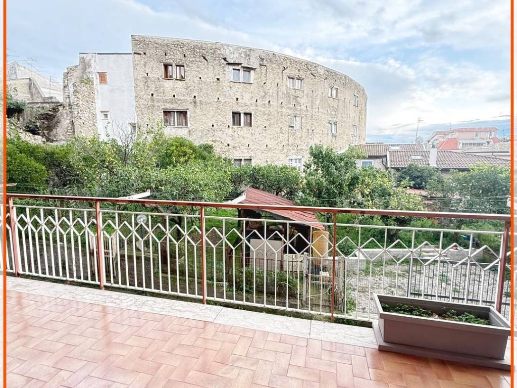 Appartamento a Formia in Piazza Vincenzo Bonomo - Foto 2