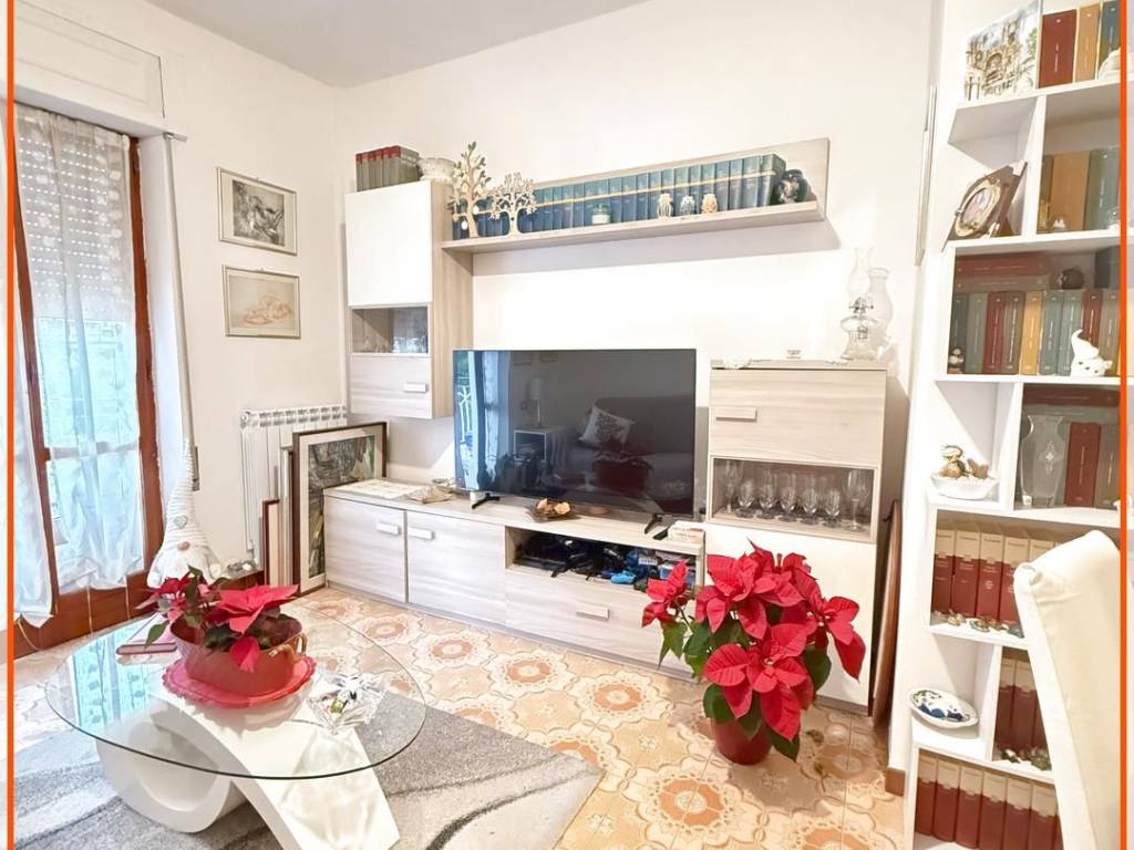 Appartamento a Formia in Piazza Vincenzo Bonomo - Foto 4