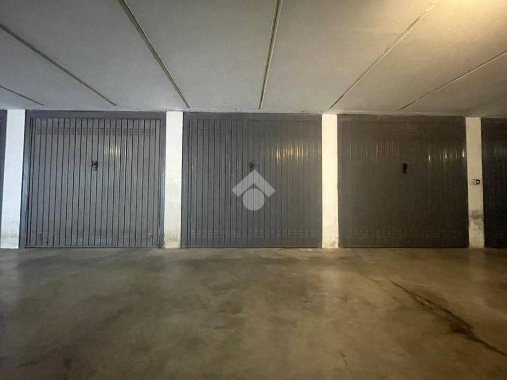 Box / garage a Cremona in Via Tolmezzo, 8 - Foto 2