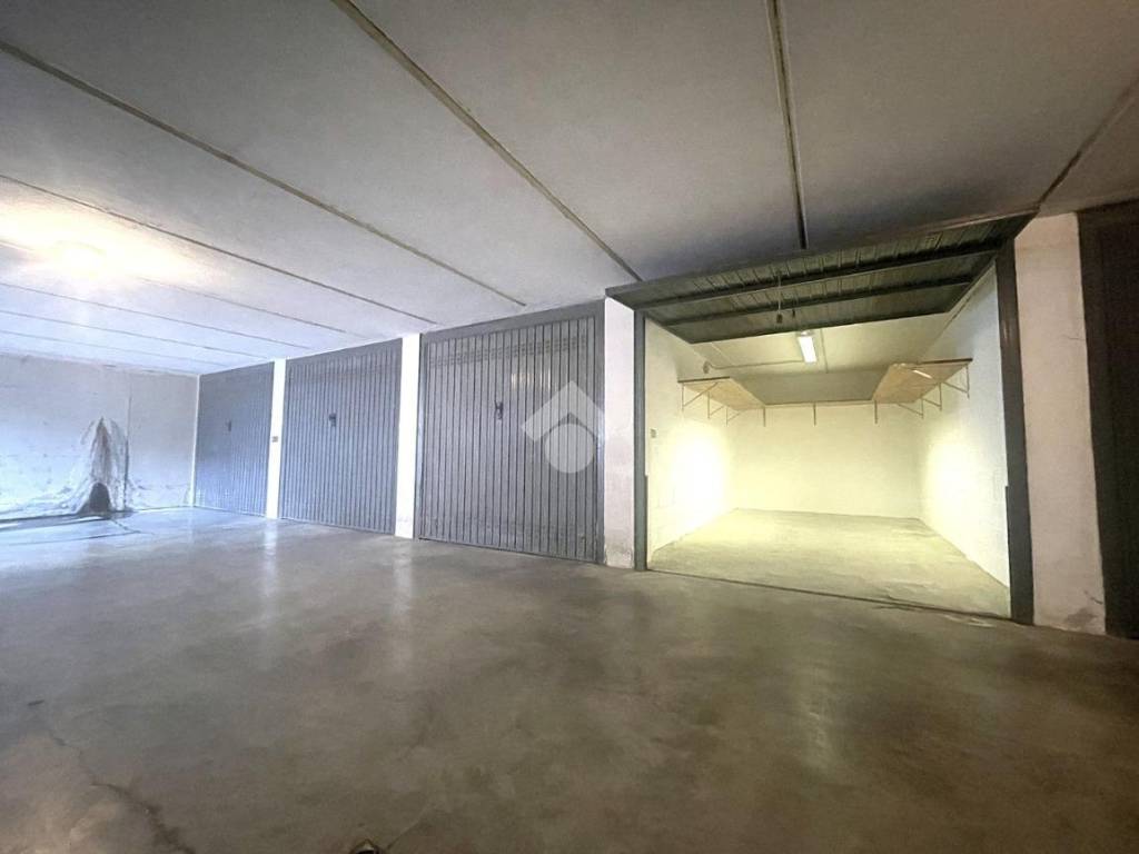 Box / garage a Cremona in Via Tolmezzo, 8 - Foto 3