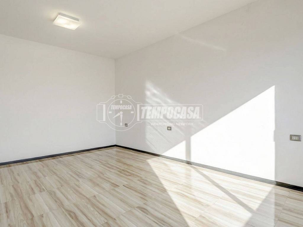 Appartamento a Borgomanero in Corso Roma - Foto 5