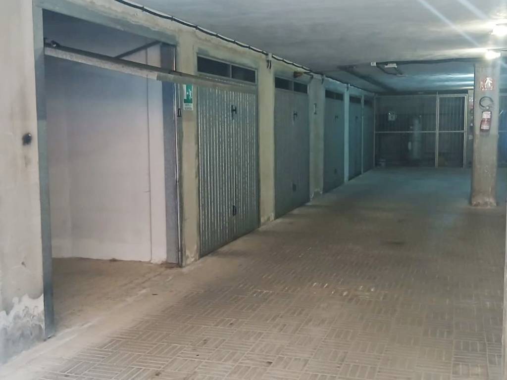 Box / garage a Silvi in Via Roma, 310 - Foto 2