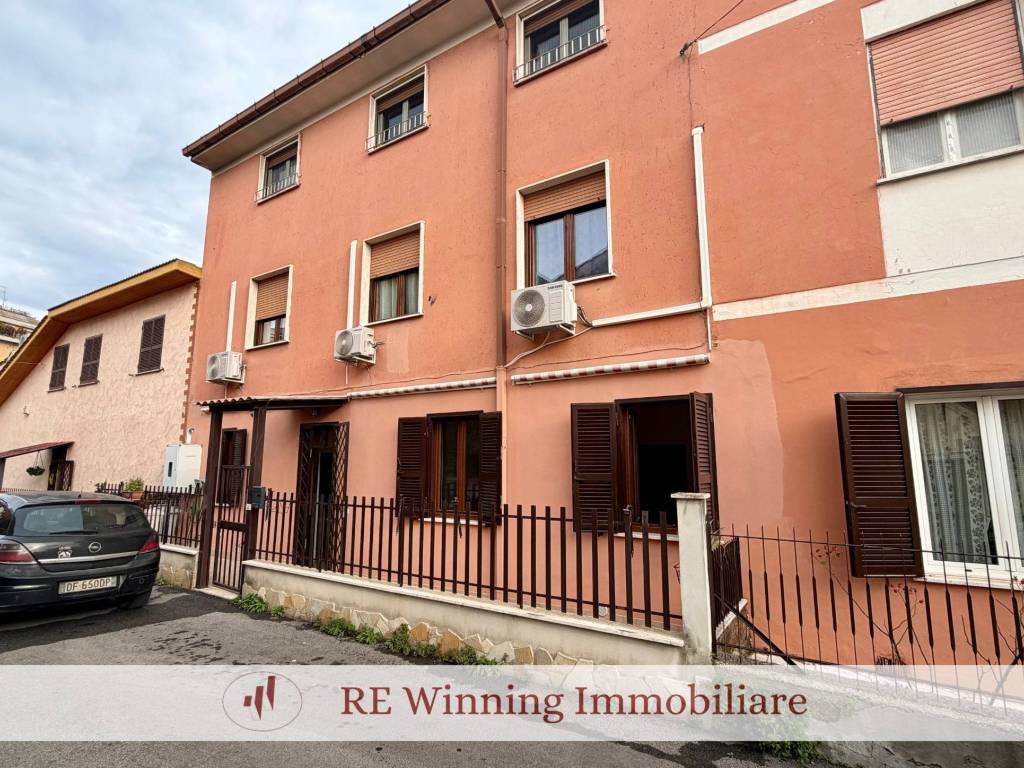 Appartamento a Guidonia montecelio in Via dei Garofani - Foto 3