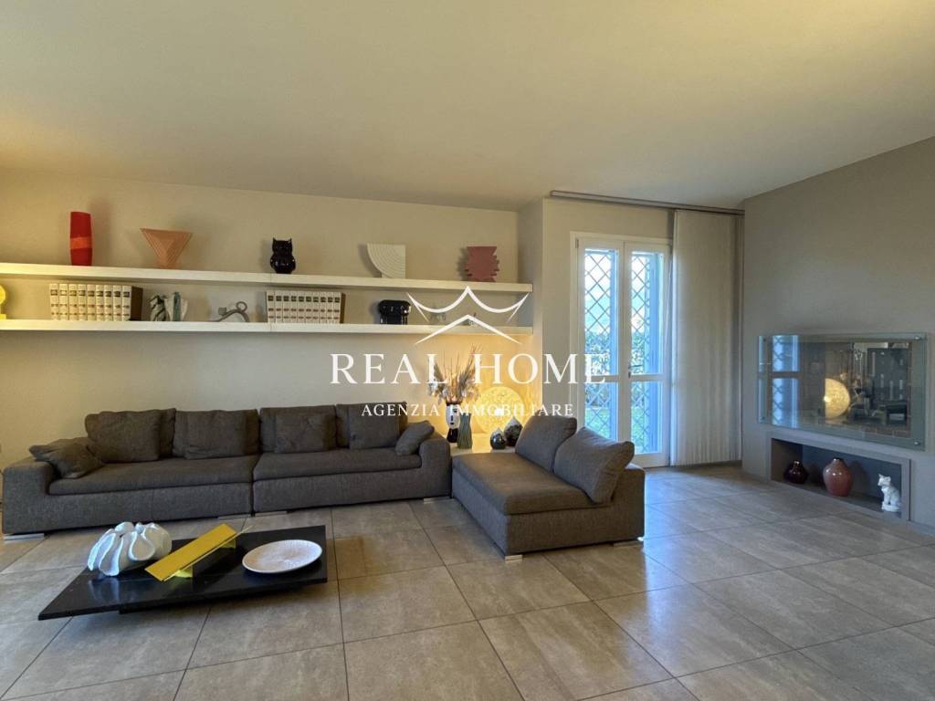 Villa a Agliana in Via Piave, 87 - Foto 2