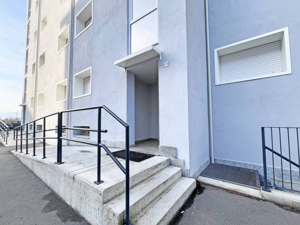 Appartamento a Pinerolo in VIA LUIGI EINAUDI, 27 - Foto 3