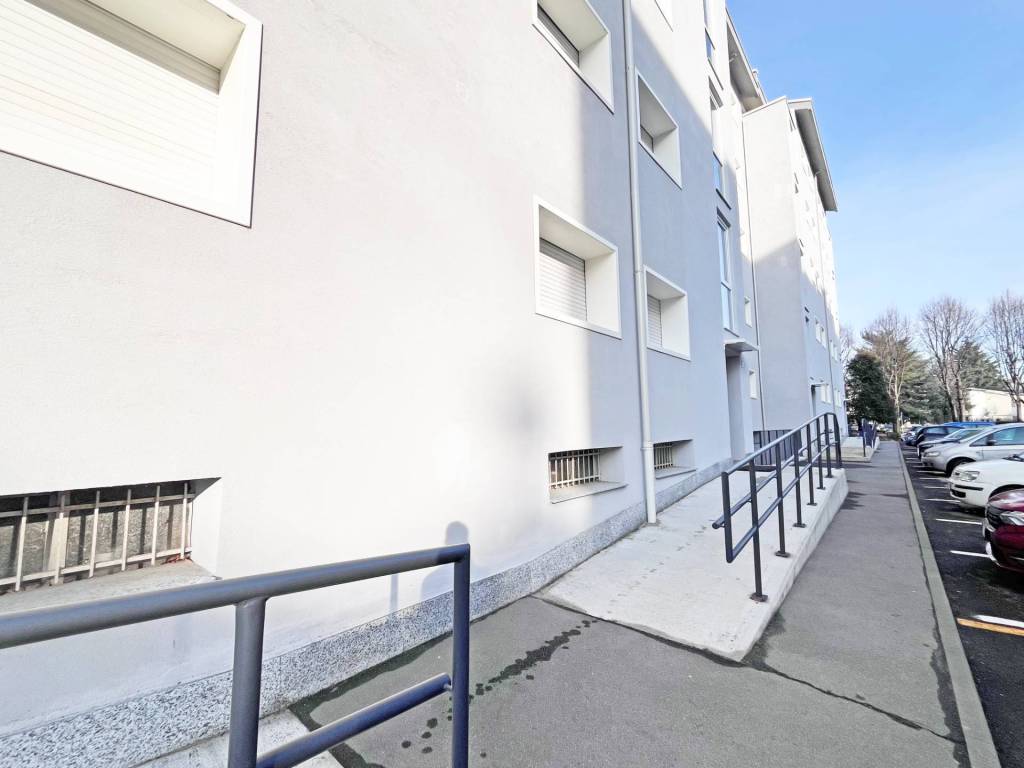 Appartamento a Pinerolo in VIA LUIGI EINAUDI, 27 - Foto 4