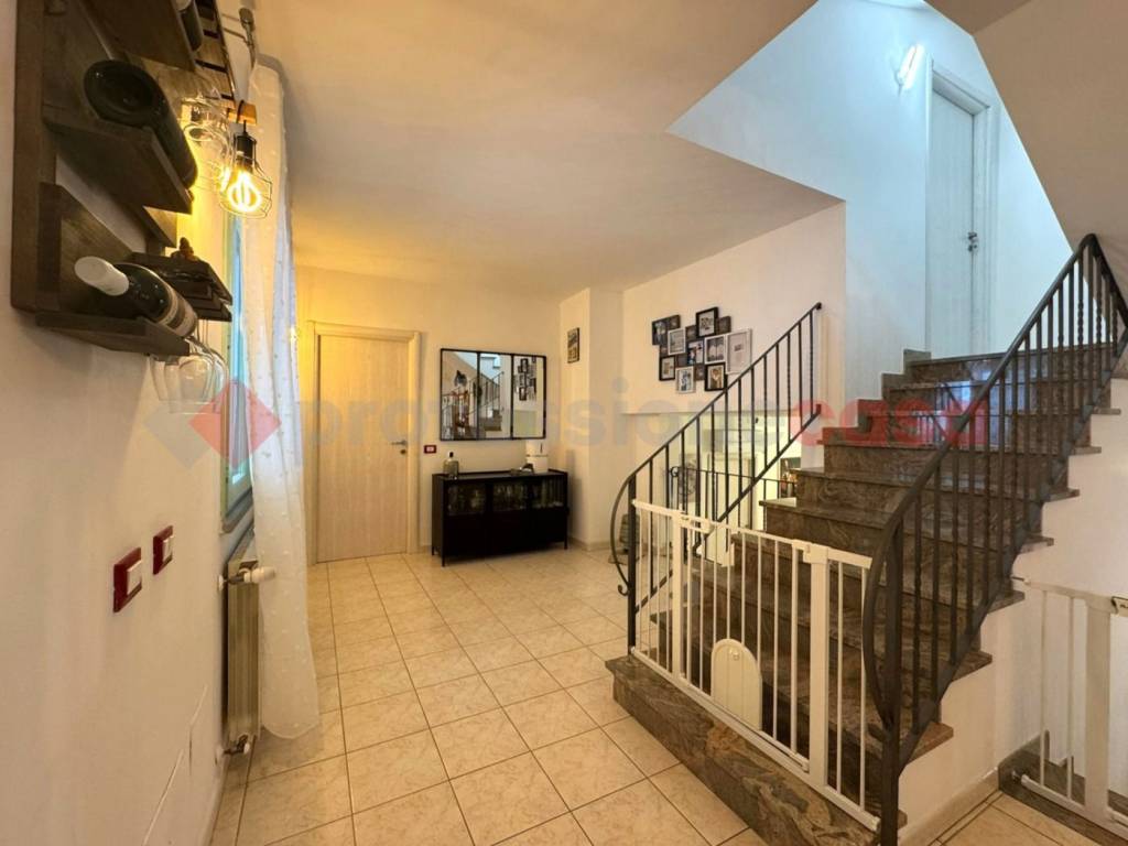 Villa a Collesalvetti in Via del Poderino - Foto 2