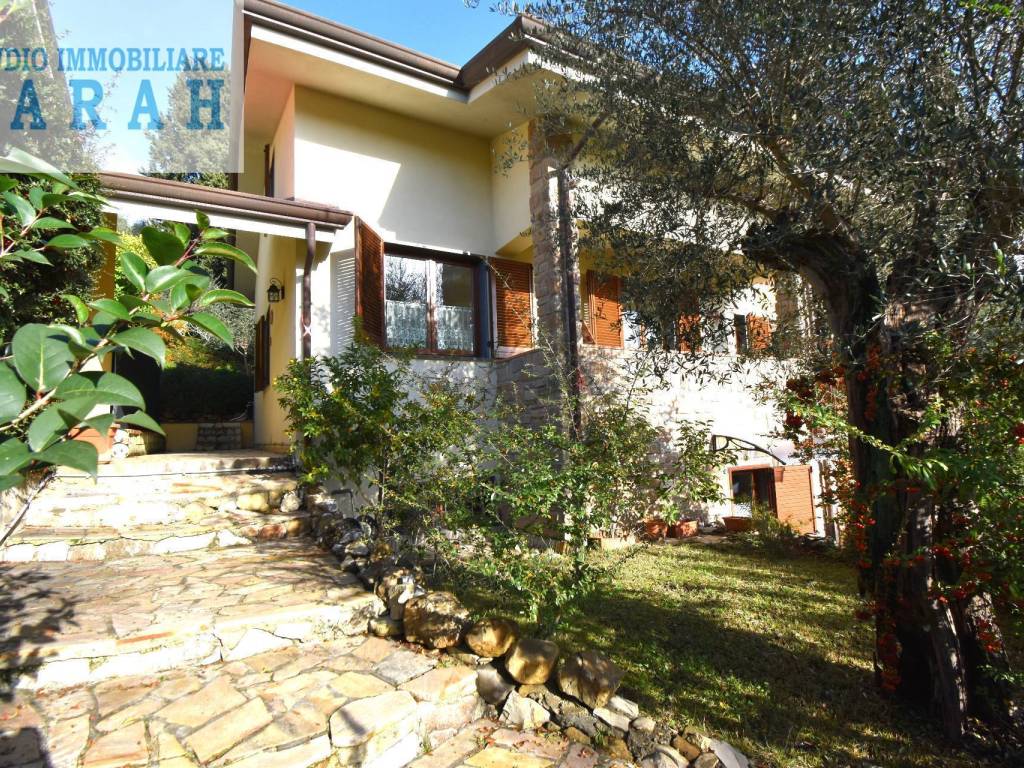 Casa indipendente a Massarosa in Via Di Chiavarino, 20 - Foto 3