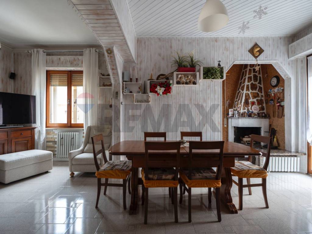 Appartamento a Falconara marittima in VIA VITTORIO VENETO, 12 - Foto 4