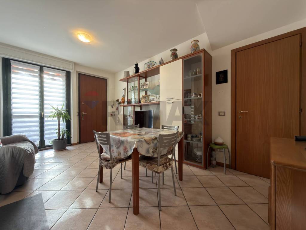 Appartamento a Madone in VIA CAVOUR, 10 - Foto 2