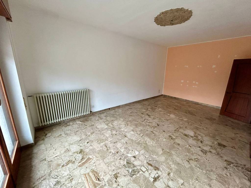 Appartamento a Gallarate in VIA MONTE LEONE, 29 - Foto 3