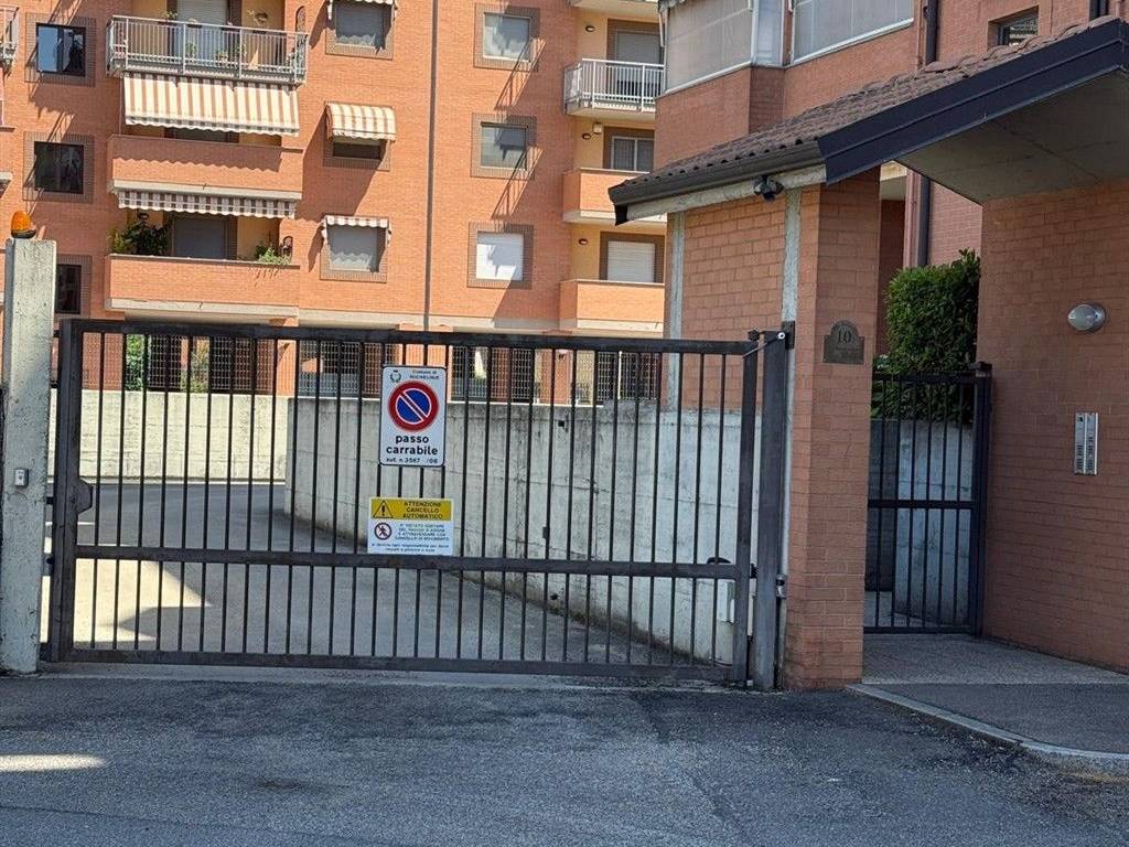 Box / garage a Nichelino in VIA SASSARI, 17 - Foto 2